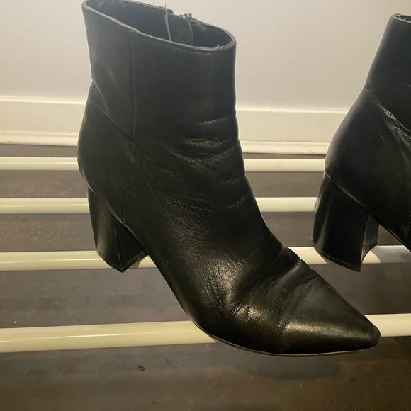 STEVE MADDEN Heeled Black Ankle Boots - Picture 4 of 6